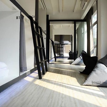 3 Howw Hostel At Sukhumvit 21 Bangkok Exterior foto