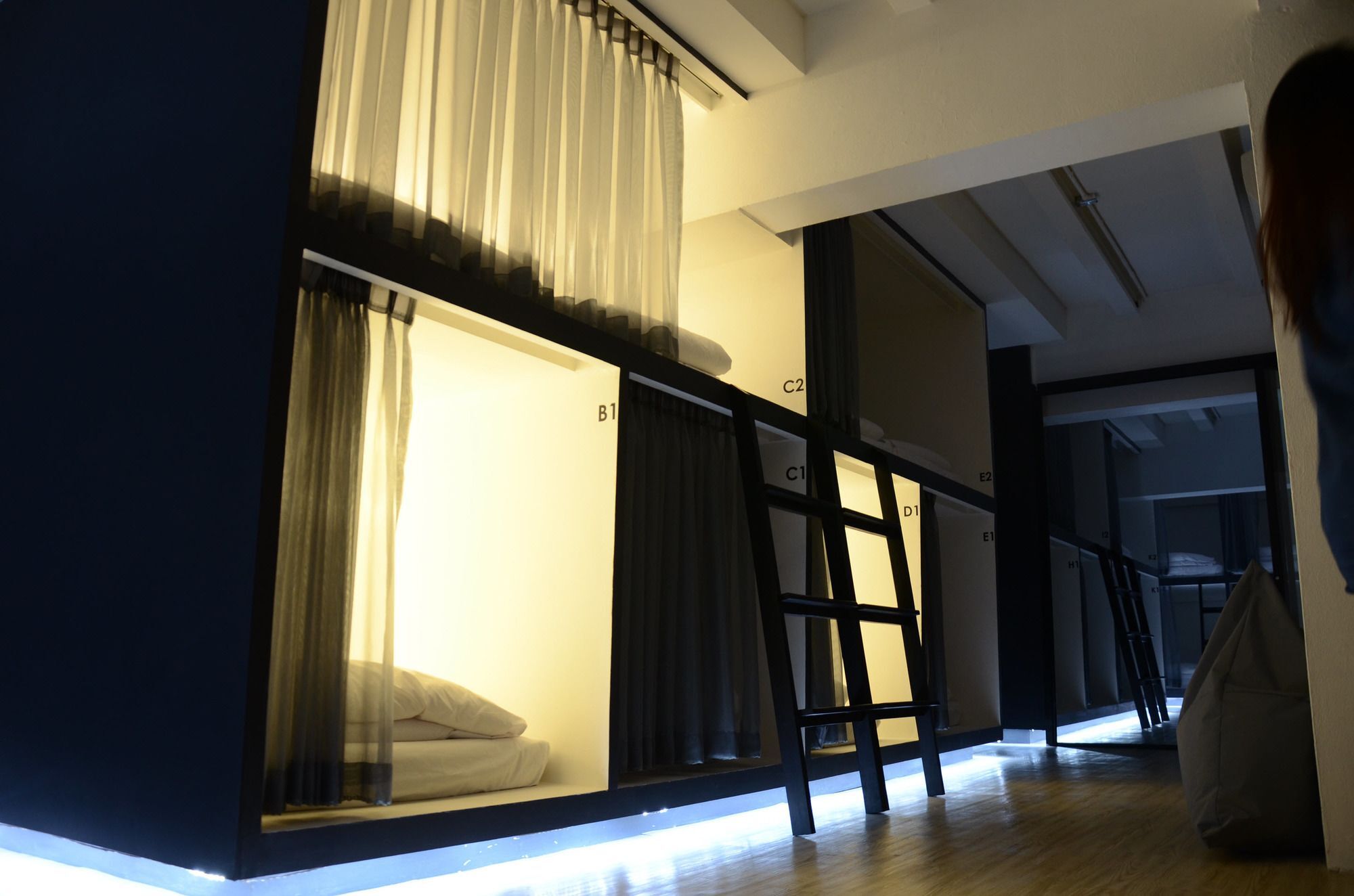 3 Howw Hostel At Sukhumvit 21 Bangkok Exterior foto